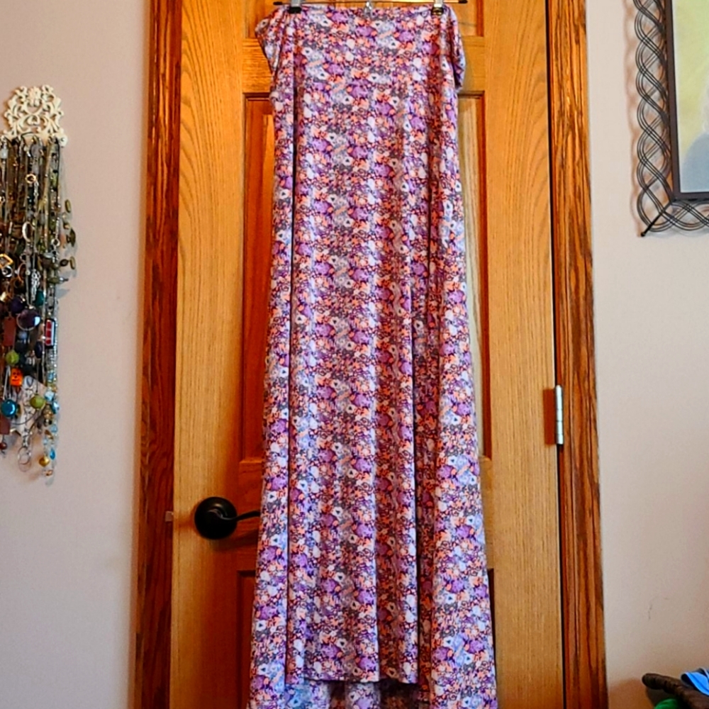 Floral maxi skirt like new